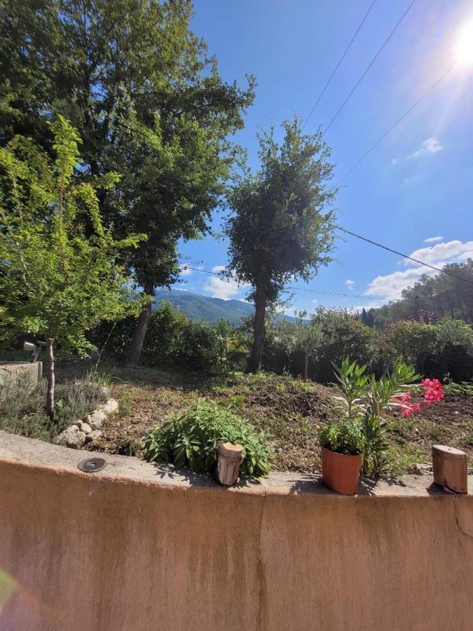 Studio Calme Et Agreable Avec Acces Jardin Partage Le Bar-sur-Loup Buitenkant foto