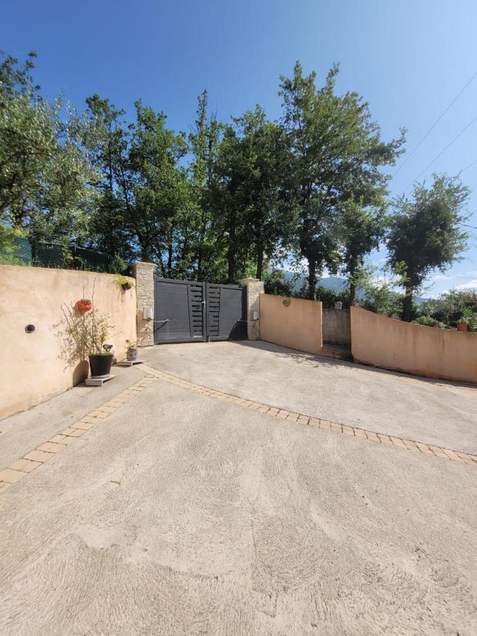 Studio Calme Et Agreable Avec Acces Jardin Partage Le Bar-sur-Loup Buitenkant foto