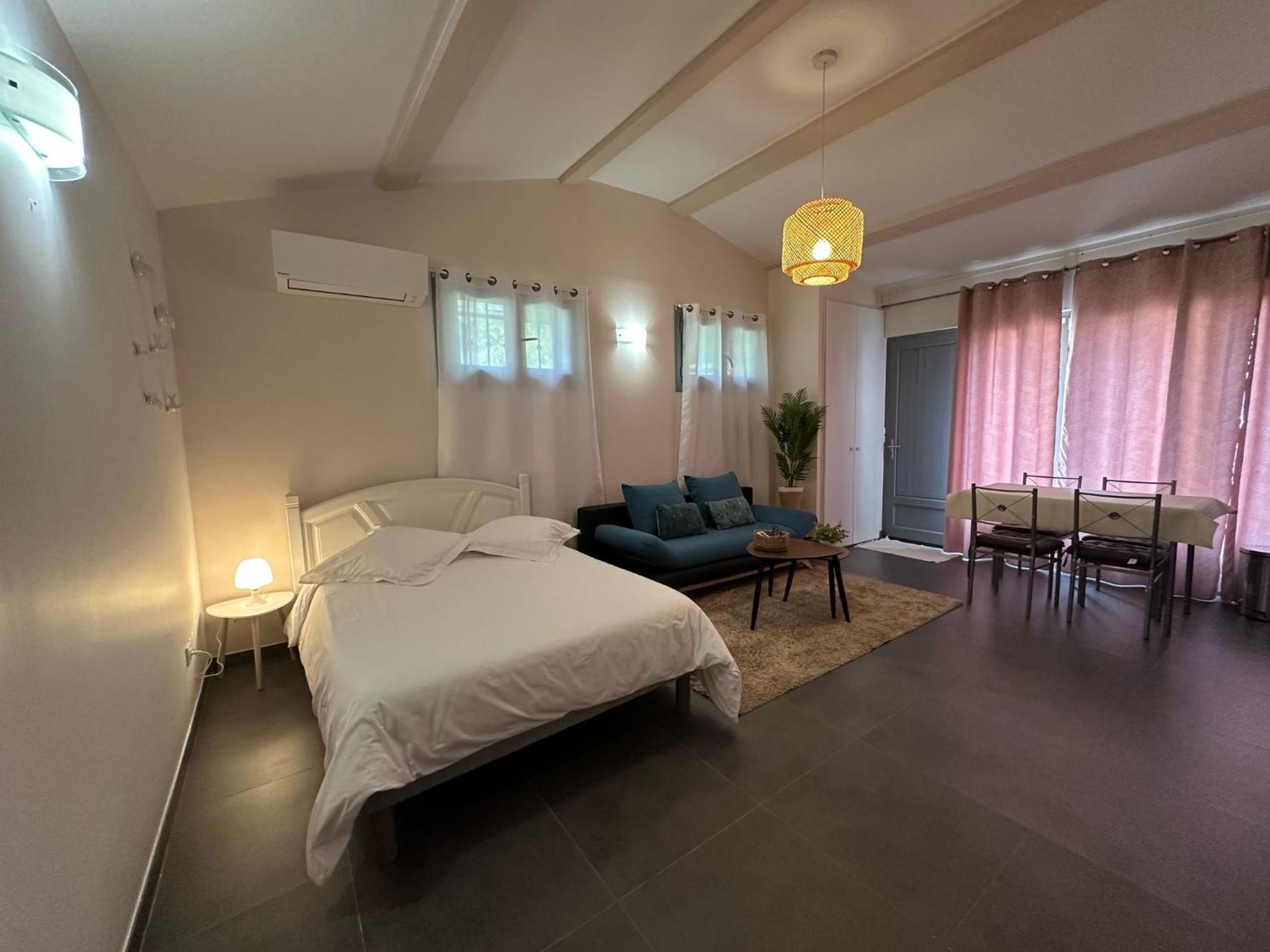 Studio Calme Et Agreable Avec Acces Jardin Partage Le Bar-sur-Loup Buitenkant foto