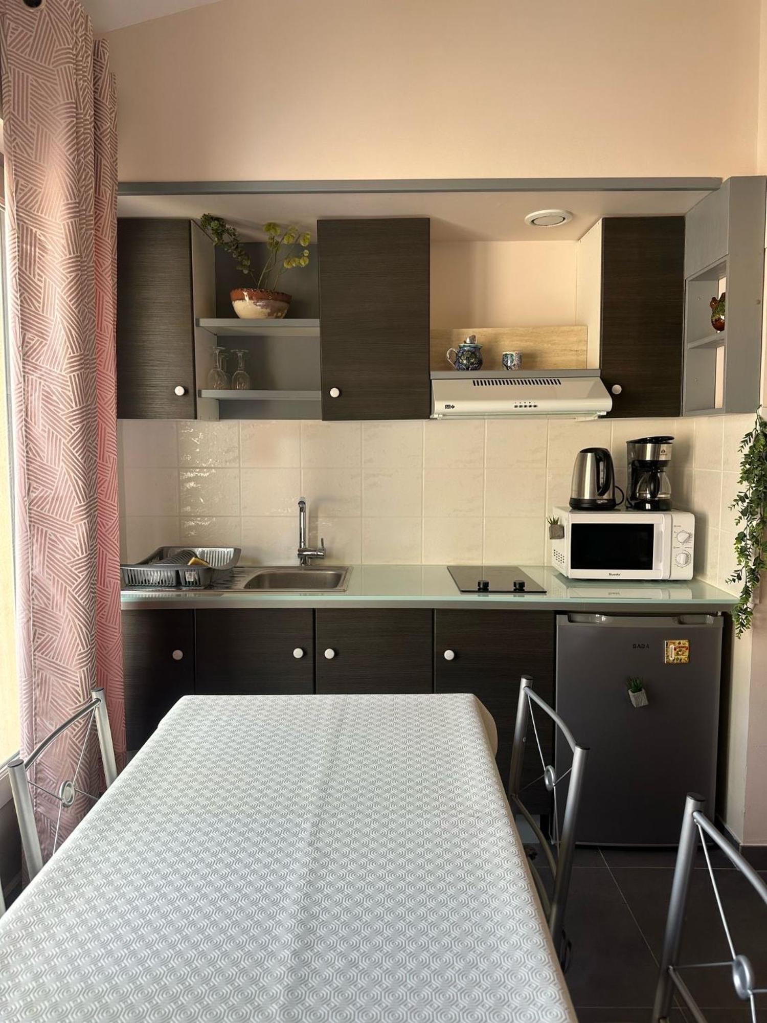 Studio Calme Et Agreable Avec Acces Jardin Partage Le Bar-sur-Loup Buitenkant foto