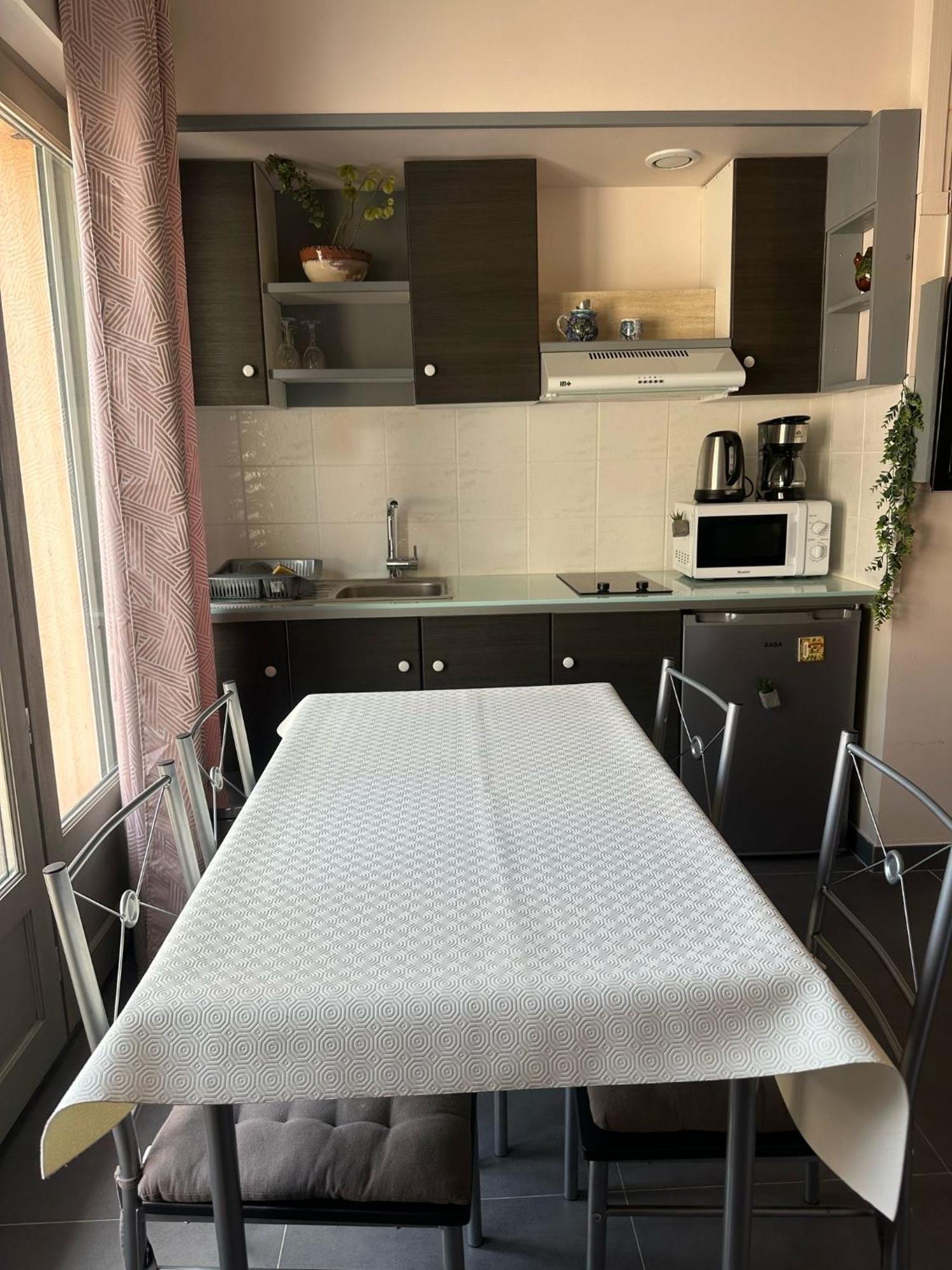 Studio Calme Et Agreable Avec Acces Jardin Partage Le Bar-sur-Loup Buitenkant foto